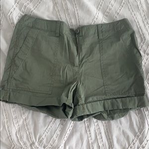 LOFT green cargo shorts Women’s size 4